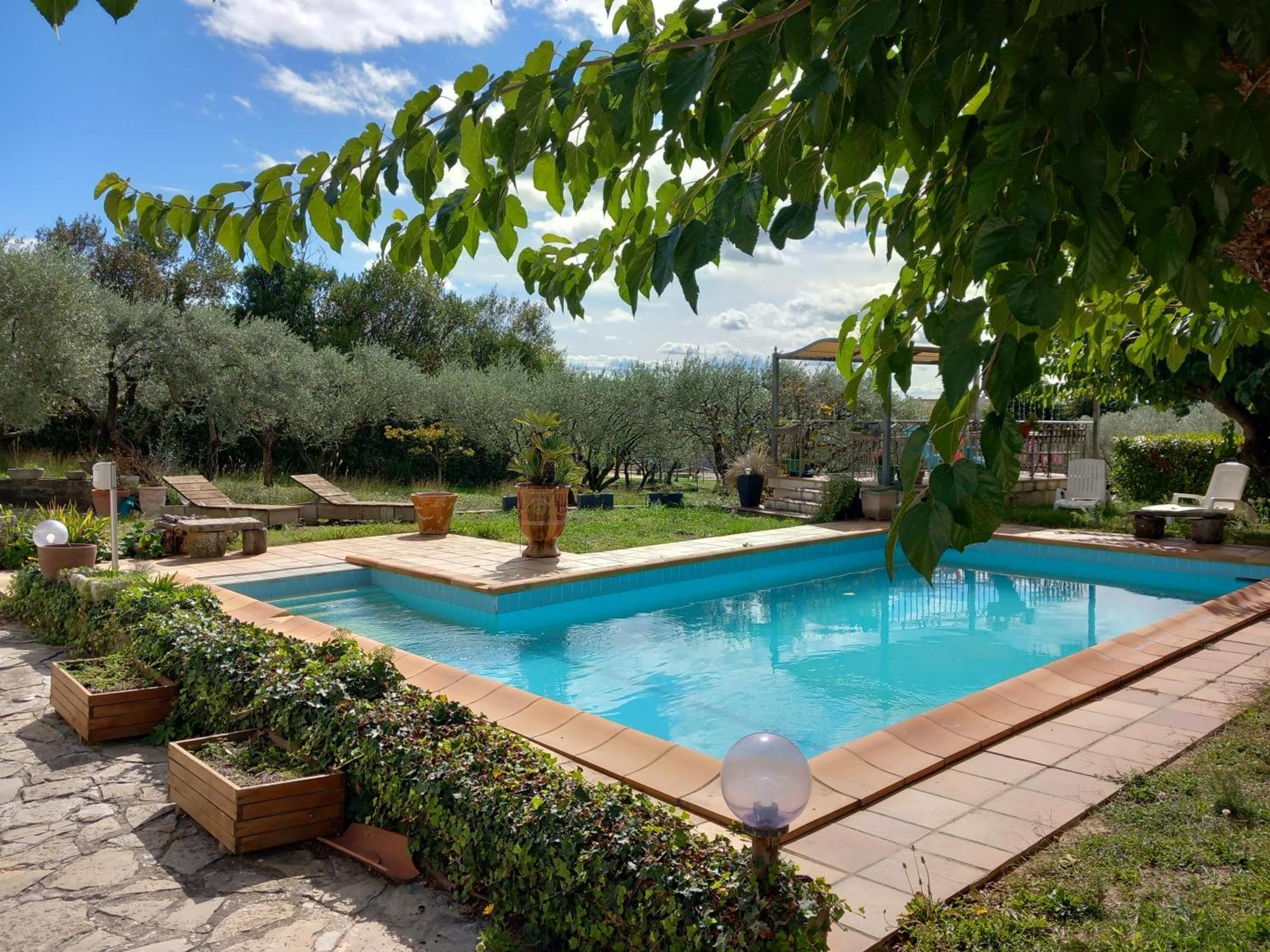 Hotel Le Relais Fleuri à Alès Extérieur photo